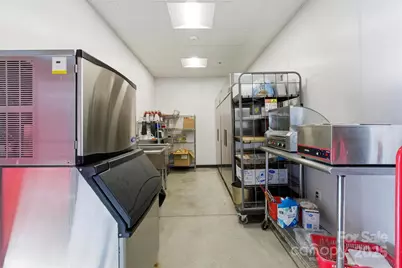 334 W Main Avenue, Gastonia, NC 28052 - Photo 8