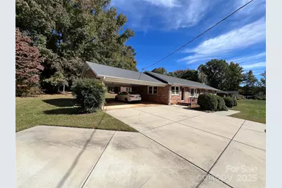 901 Henry Street, Kings Mountain, NC 28086 - Photo 2