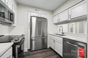 300 S Cedar St, Charlotte, NC 28202 - Photo 10