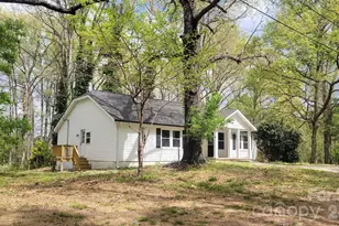 636 Harrison Sanders Ln, Lincolnton, NC 28092 - Photo 2