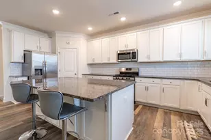 10211 Glenmere Crk Cir, Charlotte, NC 28262 - Photo 18