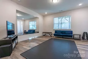 10211 Glenmere Crk Cir, Charlotte, NC 28262 - Photo 6