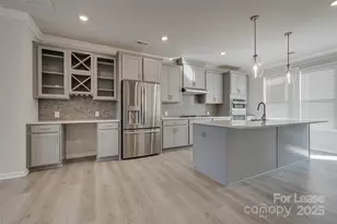 6027 Towering Oaks Dr, Charlotte, NC 28205 - Photo 14