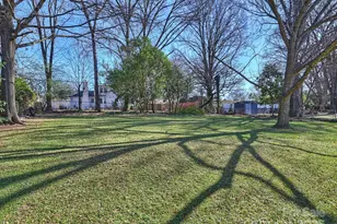 4523 Carriage Dr Cir, Charlotte, NC 28205 - Photo 32