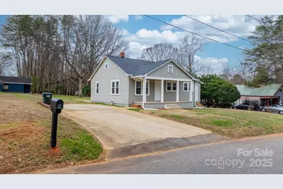 1529 4th Street NE, Hickory, NC 28601 - Photo 4