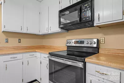 4012 24th Street Place NE, Hickory, NC 28601 - Photo 8