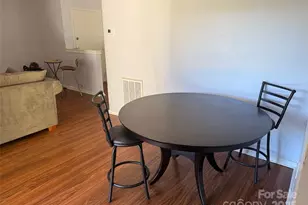 4823 Spring Lake Dr, Charlotte, NC 28212 - Photo 10