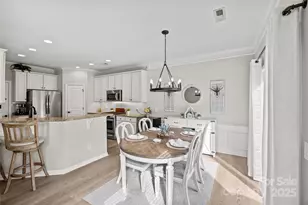 4755 Mt Royal Ln, Charlotte, NC 28210 - Photo 12