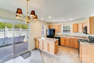 17125 Greenlawn Hills Ct, Charlotte, NC 28213 - Photo 4