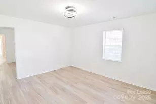 518 Denver St, Kannapolis, NC 28083 - Photo 4