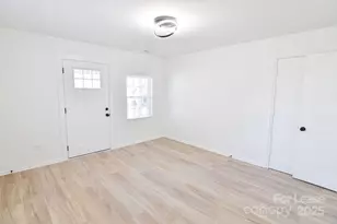 518 Denver St, Kannapolis, NC 28083 - Photo 2