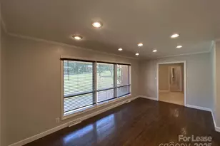 5933 Crestwood Dr, Charlotte, NC 28216 - Photo 2