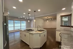 5933 Crestwood Dr, Charlotte, NC 28216 - Photo 6