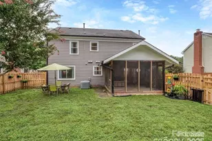 8715 Parkchester Dr, Charlotte, NC 28277 - Photo 6