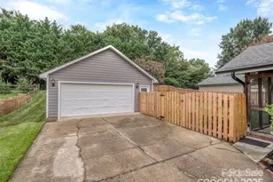 8715 Parkchester Dr, Charlotte, NC 28277 - Photo 8