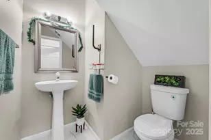 8622 Woodhill Manor Ct, Charlotte, NC 28215 - Photo 16