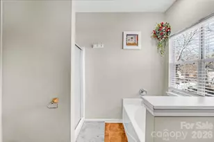 8622 Woodhill Manor Ct, Charlotte, NC 28215 - Photo 14