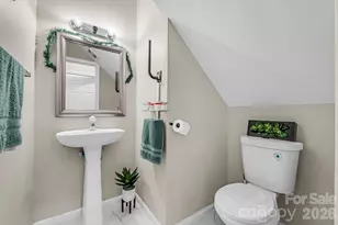 8622 Woodhill Manor Ct, Charlotte, NC 28215 - Photo 16