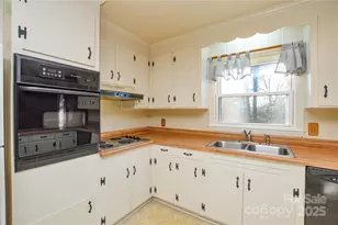 1220 Regehr Ave, Charlotte, NC 28214 - Photo 14