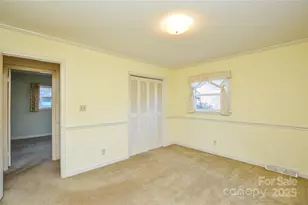 1220 Regehr Ave, Charlotte, NC 28214 - Photo 10