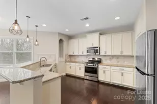 541 Daventry Ct, Clover, SC 29710 - Photo 8