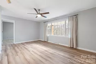 177 Country Rd, Brevard, NC 28712 - Photo 16