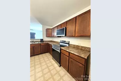 10703 Derryrush Drive, Charlotte, NC 28213 - Photo 14