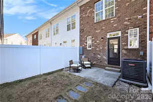 9813 Longstone Ln, Charlotte, NC 28277 - Photo 18