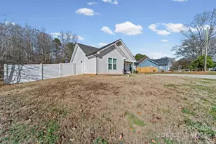 614 Wagner Cir, Gastonia, NC 28054 - Photo 4