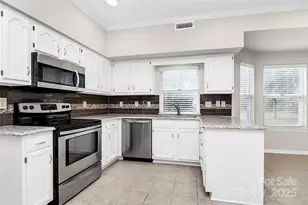 12313 Landing Green Dr, Charlotte, NC 28277 - Photo 14