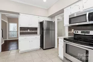 12313 Landing Green Dr, Charlotte, NC 28277 - Photo 10