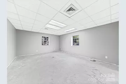 800 Beverly Hanks Center, Hendersonville, NC 28792 - Photo 18