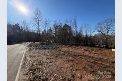 1074 Mountain Crest Drive, Kings Mountain, NC 28086 - Photo 4