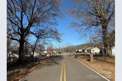 1074 Mountain Crest Drive, Kings Mountain, NC 28086 - Photo 8