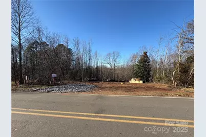 1074 Mountain Crest Drive, Kings Mountain, NC 28086 - Photo 2