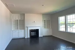 17618 Snug Harbor Rd, Charlotte, NC 28278 - Photo 2