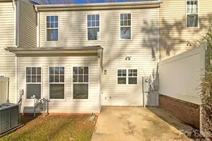257 Doughton Ln, Charlotte, NC 28217 - Photo 2