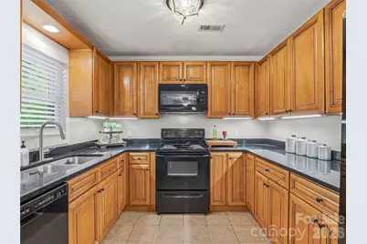 416 S Cherokee Avenue, Black Mountain, NC 28711 - Photo 16
