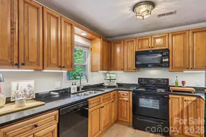 416 S Cherokee Avenue, Black Mountain, NC 28711 - Photo 14