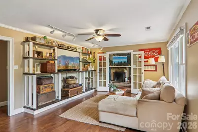 416 S Cherokee Avenue, Black Mountain, NC 28711 - Photo 8