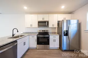 424 S 2nd Street SW, Hickory, NC 28602 - Photo 6