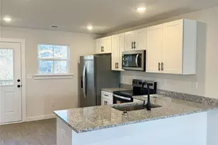 424 S 2nd Street SW, Hickory, NC 28602 - Photo 8