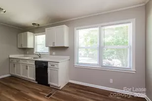 815 Wilbrown Cir, Charlotte, NC 28217 - Photo 6