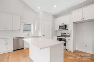 681 S Grove St, Lincolnton, NC 28092 - Photo 6