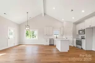 697 S Grove St, Lincolnton, NC 28092 - Photo 4