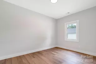 697 S Grove St, Lincolnton, NC 28092 - Photo 8