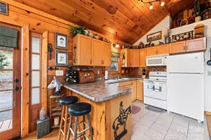 16 Hiawatha Dr, Maggie Valley, NC 28751 - Photo 10