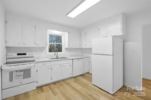 1206 3 Way Ln, Lenoir, NC 28645 - Photo 2