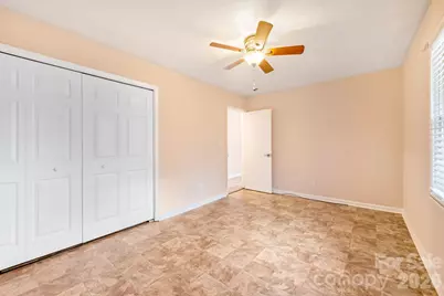 4715 Highlake Drive, Charlotte, NC 28215 - Photo 22