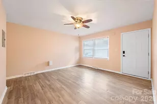 4715 Highlake Dr, Charlotte, NC 28215 - Photo 10